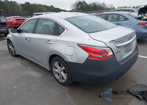 2015 Nissan Altima 2.5 Sv z USA, uszkodzony, nr VIN 1N4AL3AP0FC145139